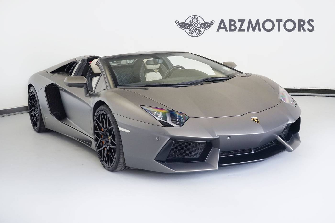 2015 Lamborghini Aventador Standard