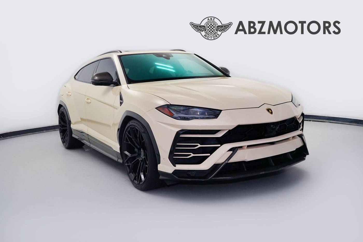 2019 Lamborghini Urus Standard