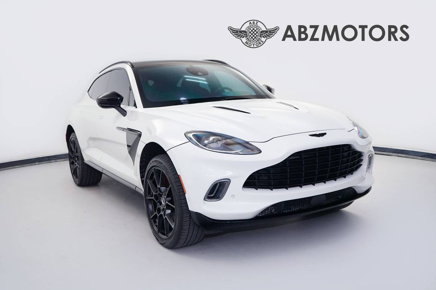 2021 Aston Martin DBX Standard