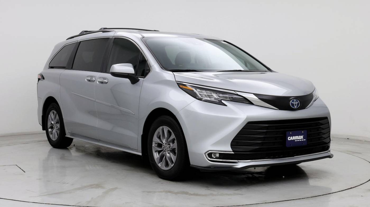 2022 Toyota Sienna XLE — Minivan — 12,915 mi — Austin, TX