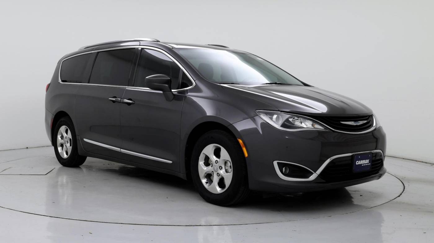 2018 Chrysler Pacifica Hybrid Touring L — Minivan — 60,808 mi — Austin, TX