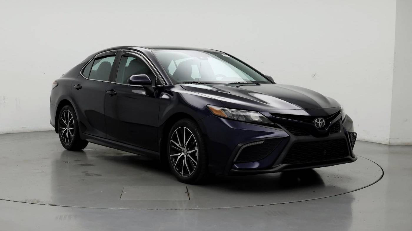 2022 Toyota Camry SE — Sedan — 21,648 mi — Hoover, AL