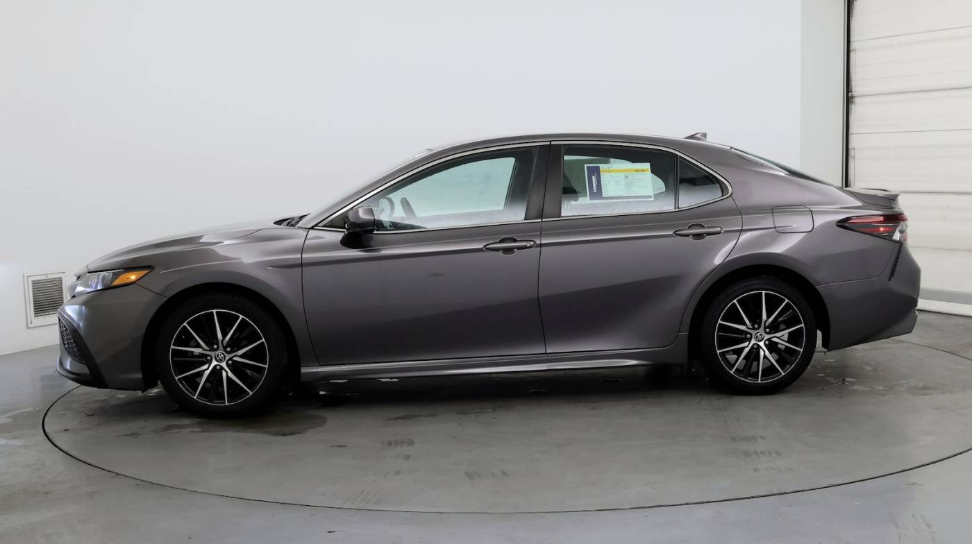 2021 Toyota Camry SE — Sedan — 15,677 mi — Hoover, AL