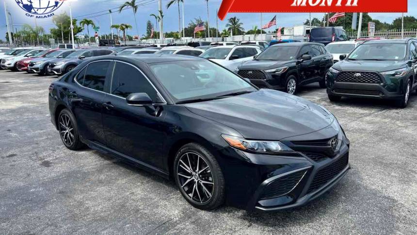2022 Toyota Camry SE — Sedan — 11,011 mi — Miami, FL
