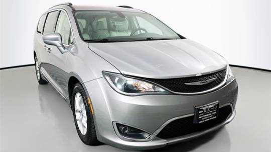 2018 Chrysler Pacifica Touring L — Minivan — 98,320 mi — O'Fallon, IL
