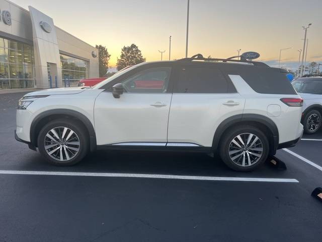 2022 Nissan Pathfinder Platinum — SUV — 38,191 mi — O'Fallon, IL
