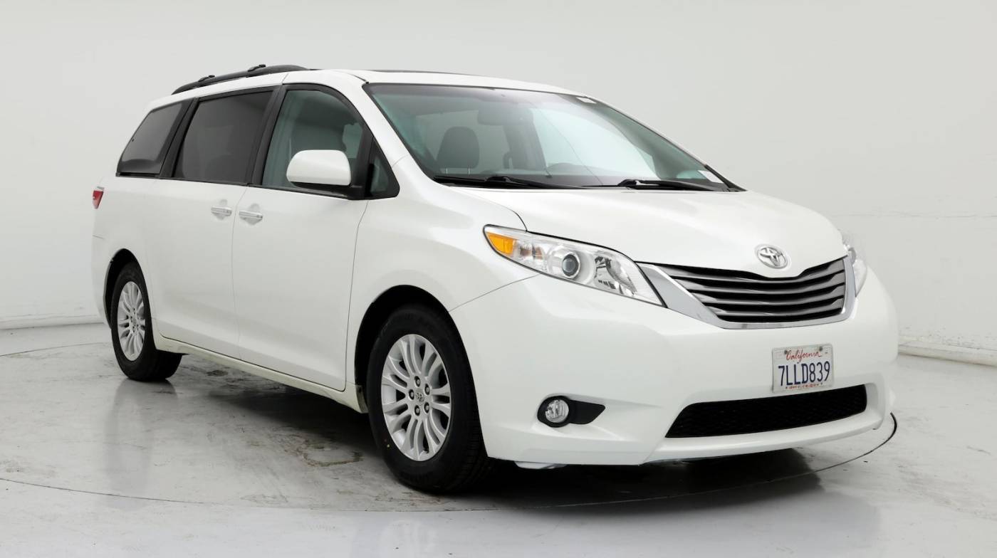 2015 Toyota Sienna XLE — Minivan — 92,741 mi — Buena Park, CA