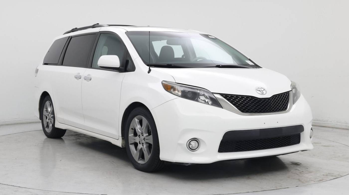 2014 Toyota Sienna SE — Minivan — 91,528 mi — Buena Park, CA