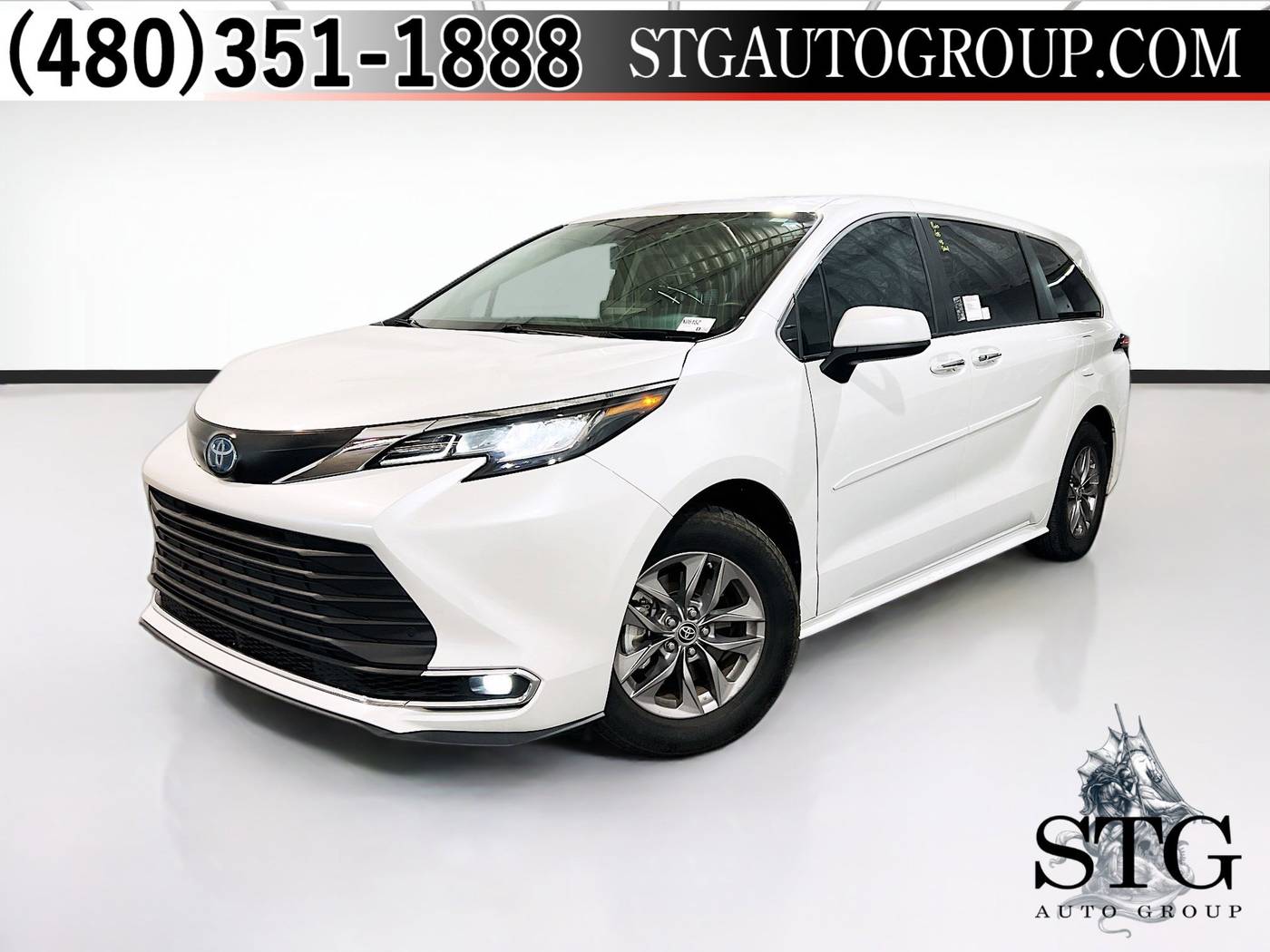 2023 Toyota Sienna XLE — Minivan — 52,401 mi — Chandler, AZ