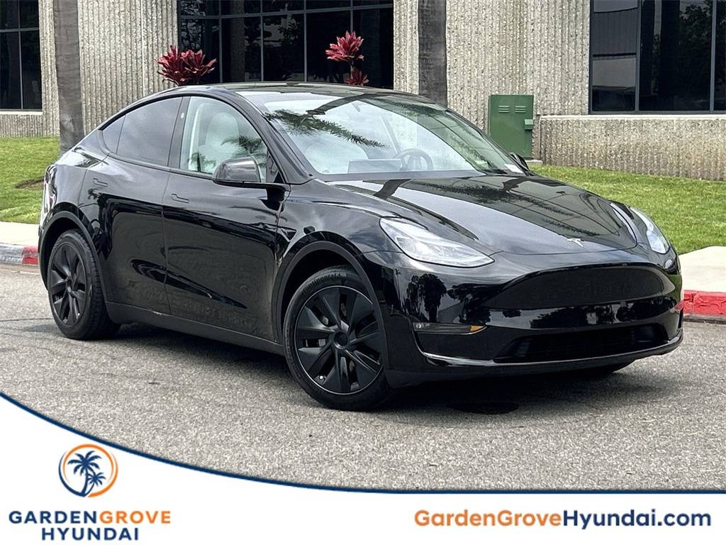 2025 Tesla Model Y Long Range — SUV — 11,001 mi — Garden Grove, CA