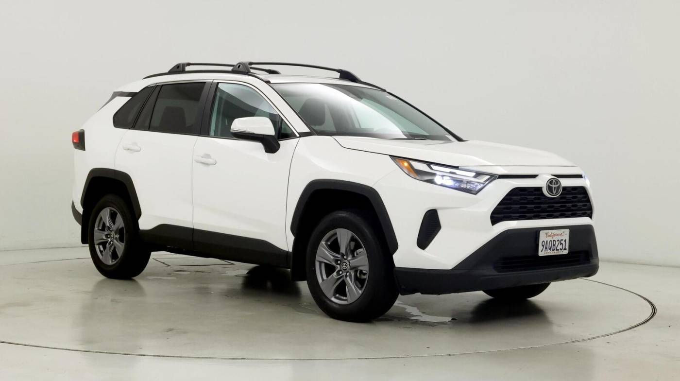 2022 Toyota RAV4 XLE — SUV — 31,013 mi — Burbank, CA