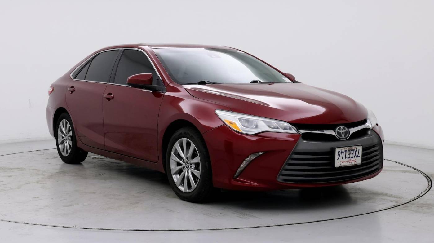 2017 Toyota Camry XLE V6 — Sedan — 117,042 mi — Burbank, CA