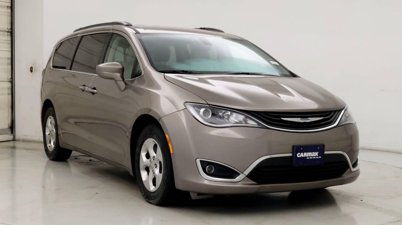 2017 Chrysler Pacifica Hybrid Premium — Minivan — 72,242 mi — Charlottesville, VA