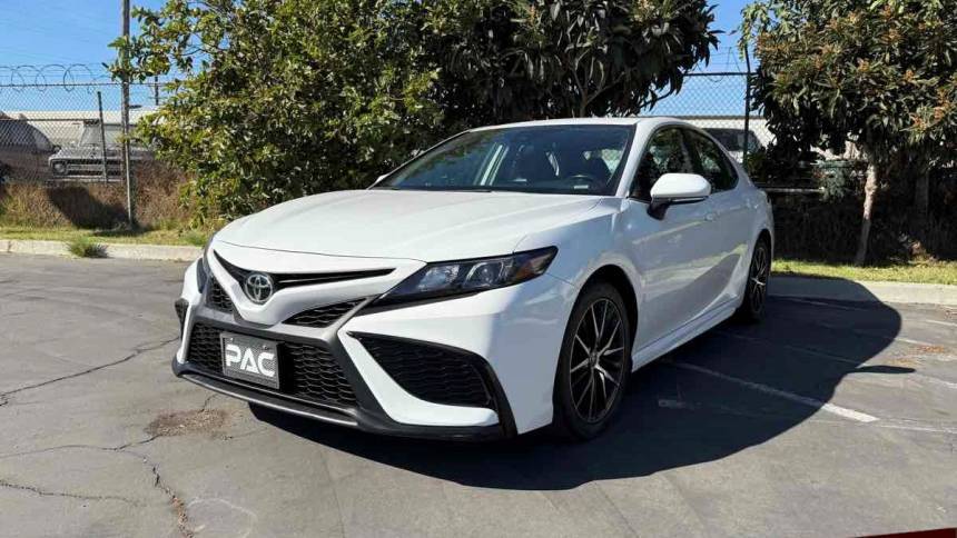 2022 Toyota Camry SE — Sedan — 96,623 mi — Downey, CA