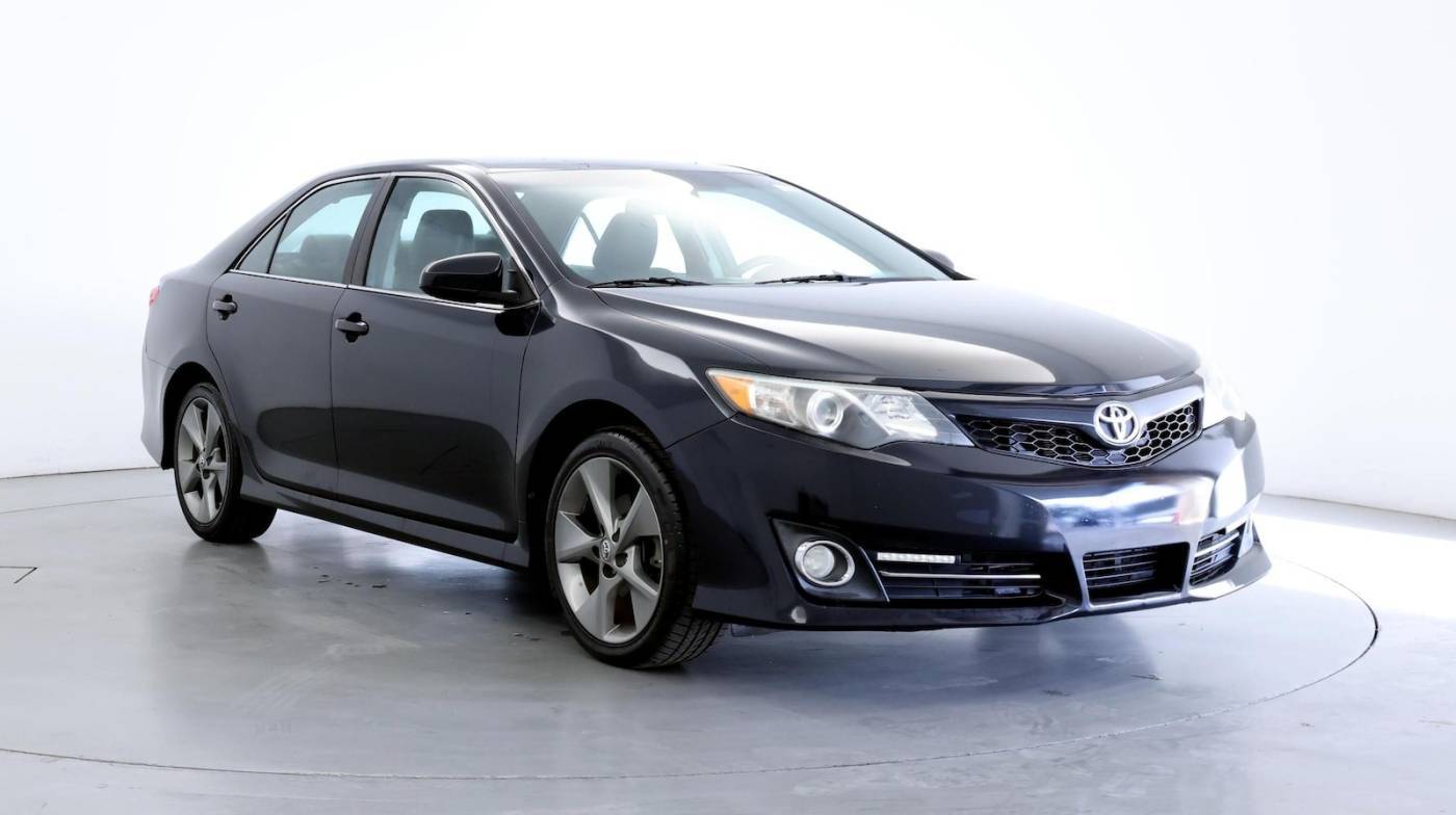 2014 Toyota Camry SE — Sedan — 49,059 mi — Clearwater, FL