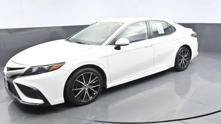 2021 Toyota Camry SE — Sedan — 63,957 mi — Winchester, VA