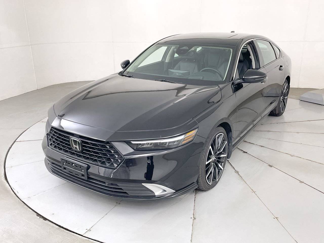 2025 Honda Accord Hybrid Touring — Sedan — 14,773 mi — Hampstead, MD