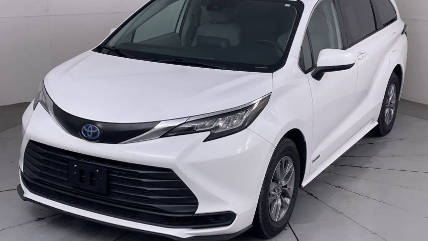2021 Toyota Sienna LE — Minivan — 39,741 mi — Hampstead, MD