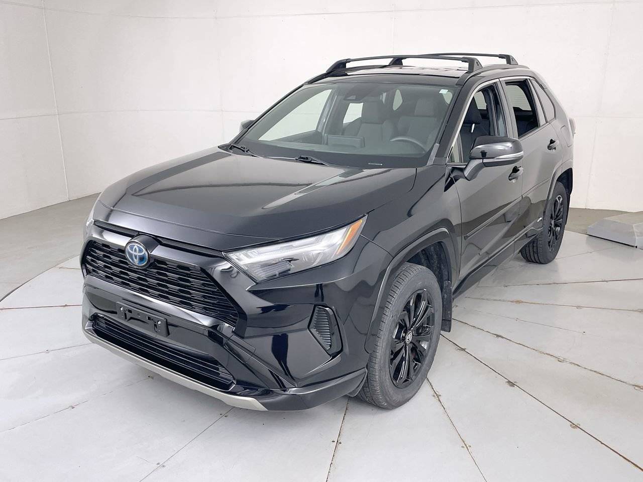 2022 Toyota RAV4 Hybrid SE — SUV — 27,597 mi — Hampstead, MD