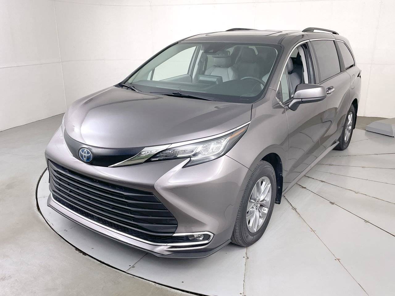 2022 Toyota Sienna XLE — Minivan — 35,487 mi — Hampstead, MD