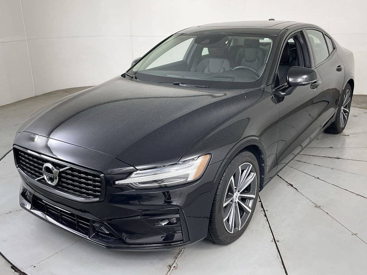2022 Volvo S60 Momentum — Sedan — 32,695 mi — Hampstead, MD