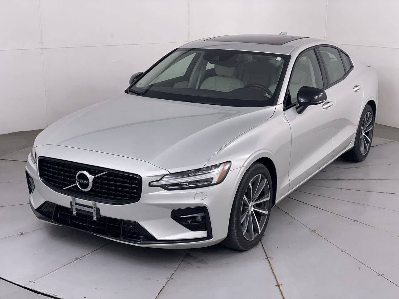 2022 Volvo S60 Momentum — Sedan — 35,952 mi — Hampstead, MD