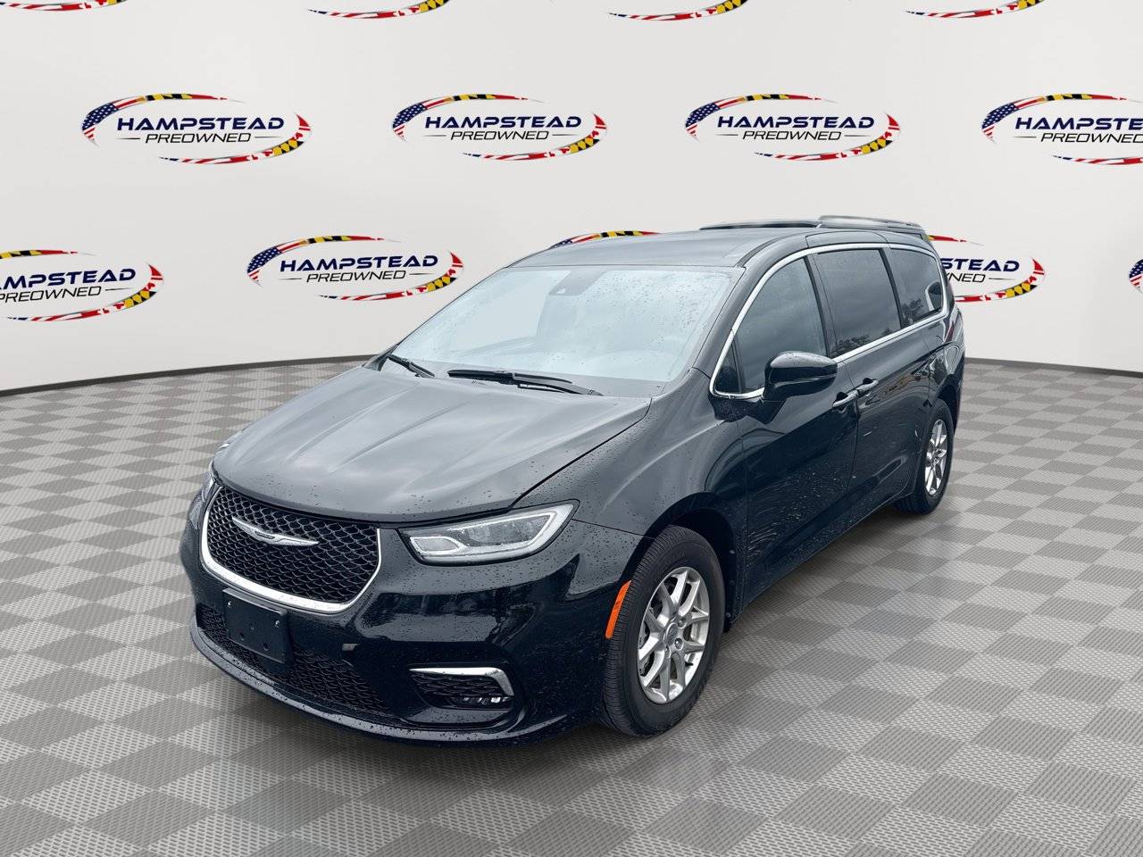 2024 Chrysler Pacifica Touring — Minivan — 7,951 mi — Hampstead, MD