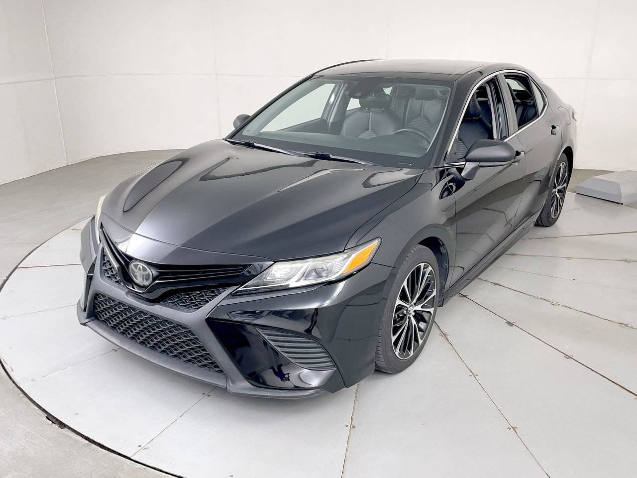 2018 Toyota Camry SE — Sedan — 74,704 mi — Hampstead, MD