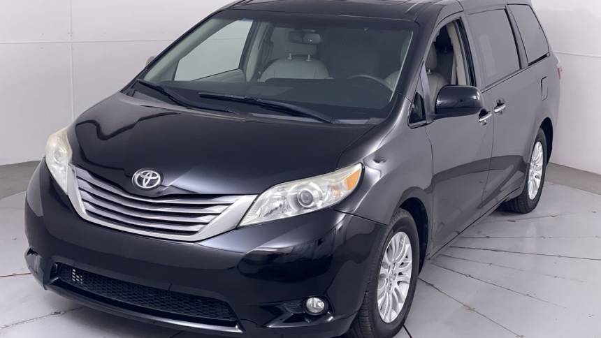 2017 Toyota Sienna XLE — Minivan — 83,187 mi — Hampstead, MD