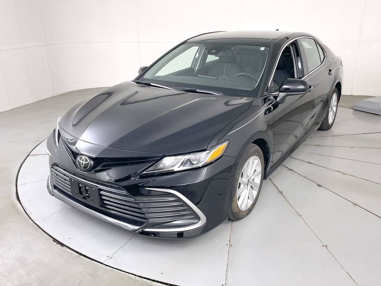 2023 Toyota Camry LE — Sedan — 8,747 mi — Hampstead, MD