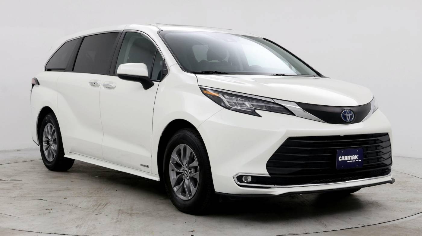 2021 Toyota Sienna XLE — Minivan — 30,290 mi — Columbia, SC