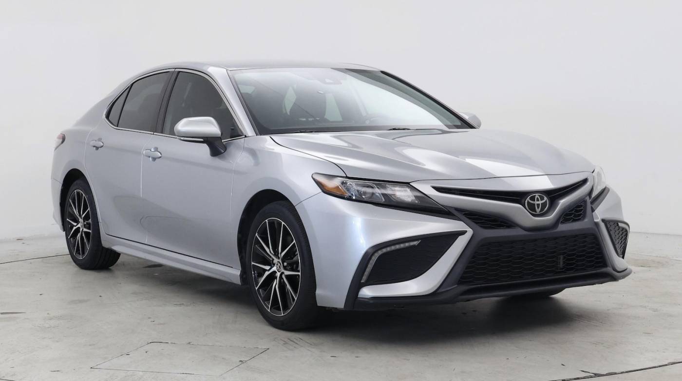2022 Toyota Camry SE — Sedan — 28,448 mi — Columbia, SC
