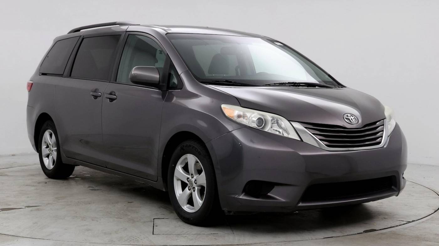 2017 Toyota Sienna LE — Minivan — 98,746 mi — Columbia, SC
