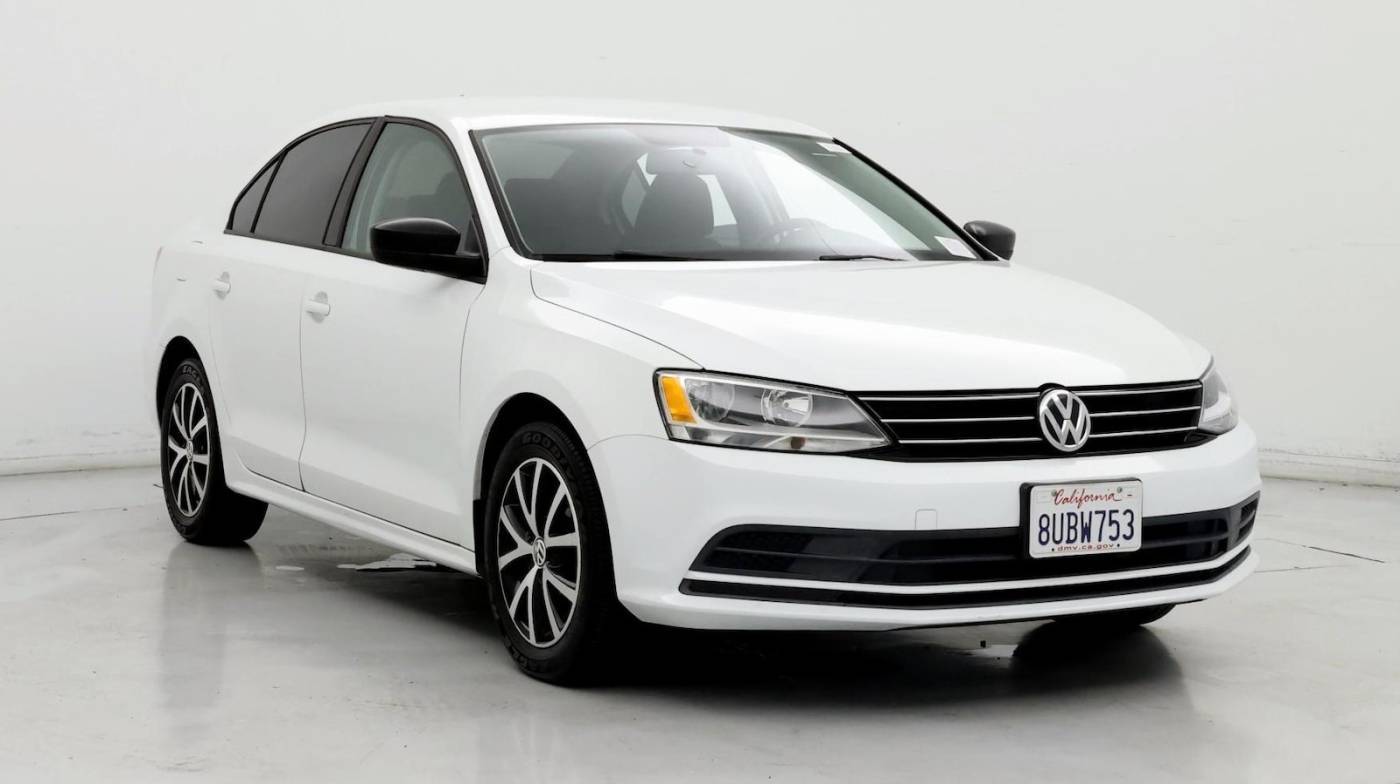 2016 Volkswagen Jetta 1.4T SE — Sedan — 105,609 mi — Costa Mesa, CA