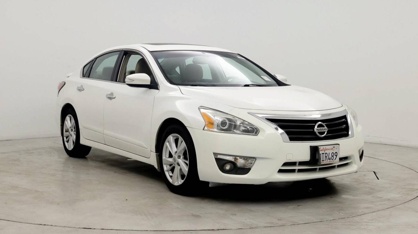 2013 Nissan Altima 2.5 SV — Sedan — 126,651 mi — Costa Mesa, CA