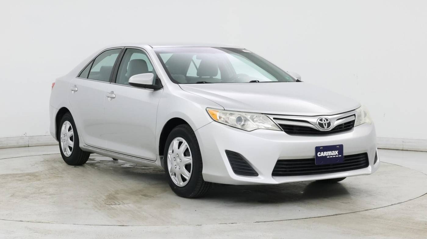 2013 Toyota Camry LE — Sedan — 84,311 mi — Sterling, VA