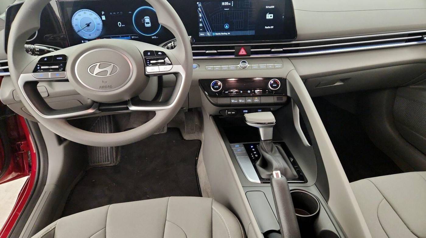 2024 Hyundai Elantra SEL — Sedan — 5,475 mi — Sterling, VA
