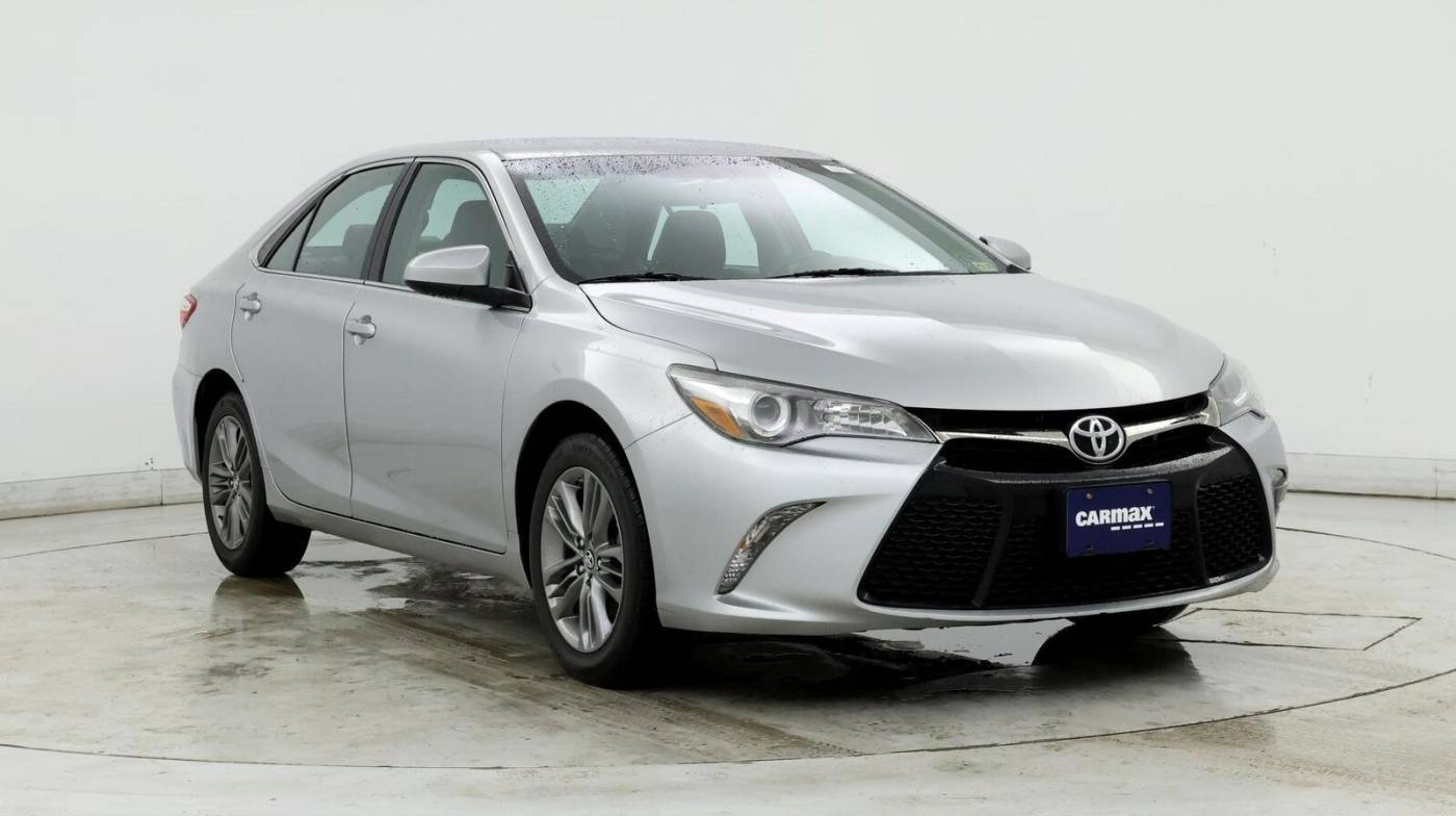 2017 Toyota Camry SE — Sedan — 42,746 mi — Sterling, VA