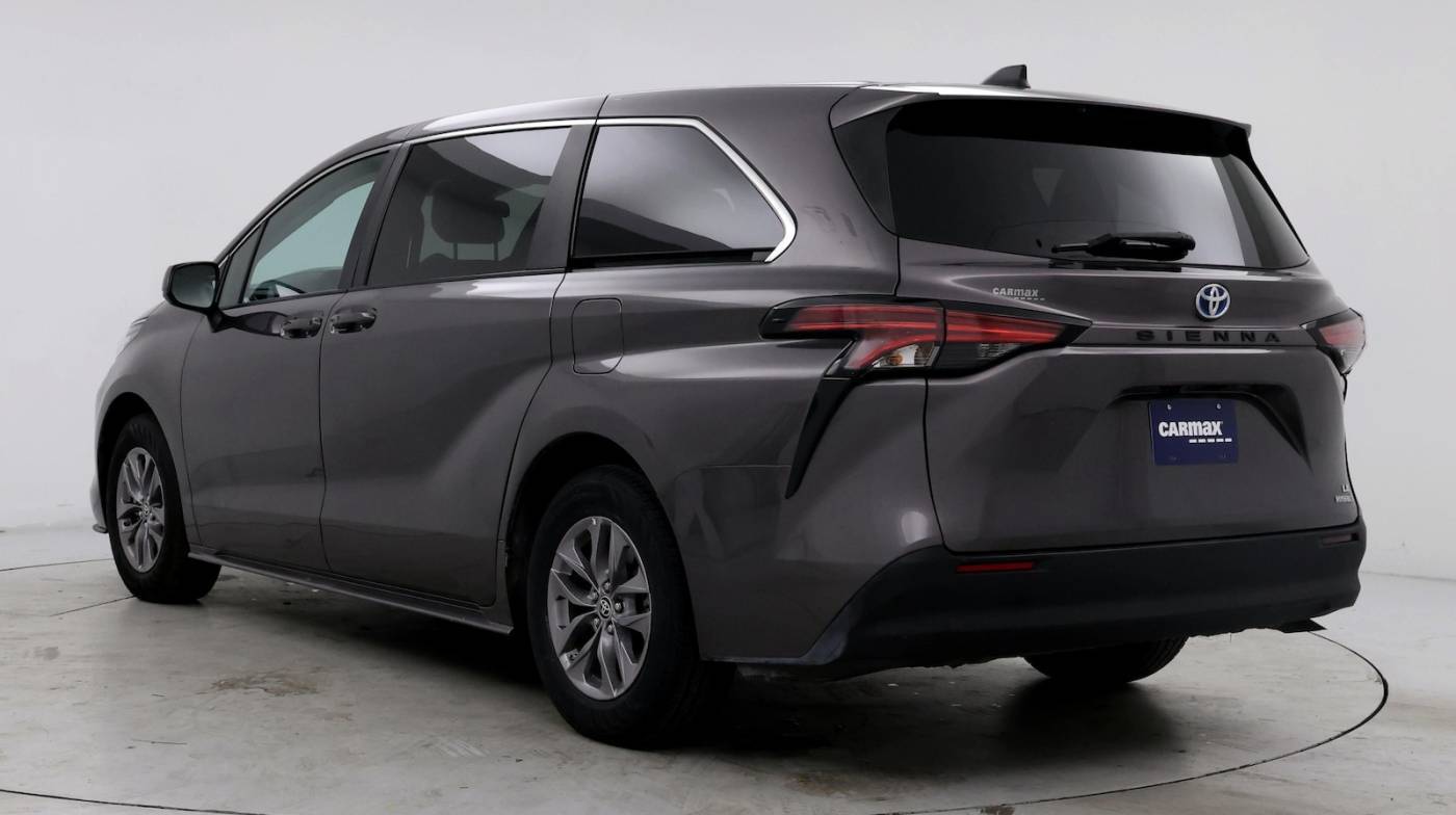 2021 Toyota Sienna LE — Minivan — 34,438 mi — Sterling, VA