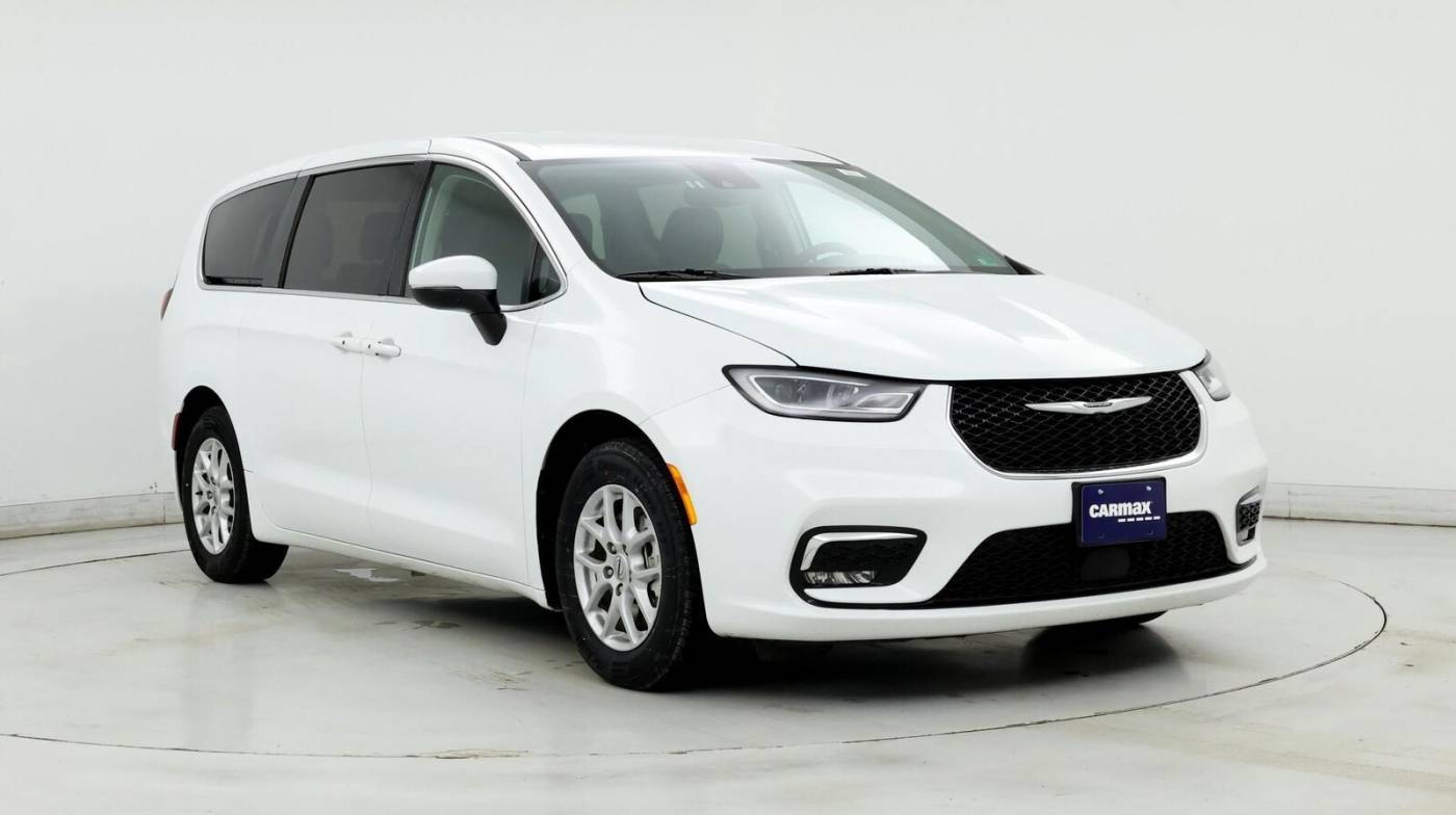2023 Chrysler Pacifica Touring L — Minivan — 49,741 mi — Sterling, VA