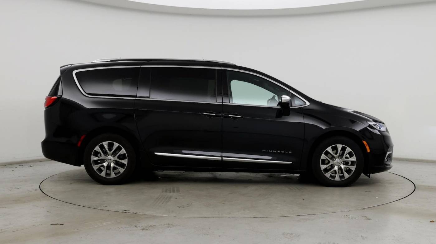 2023 Chrysler Pacifica Hybrid Pinnacle — Minivan — 13,469 mi — Sterling, VA