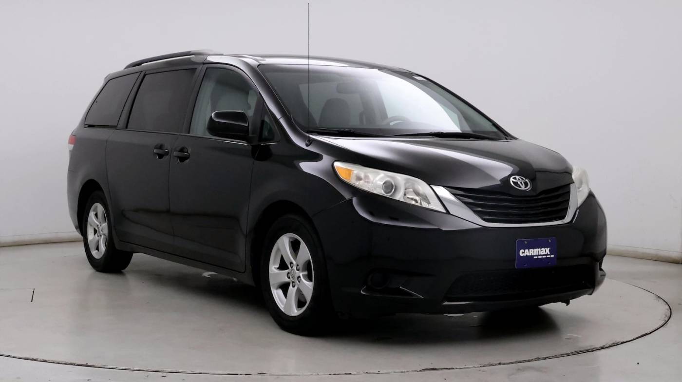 2014 Toyota Sienna LE — Minivan — 97,653 mi — East Haven, CT