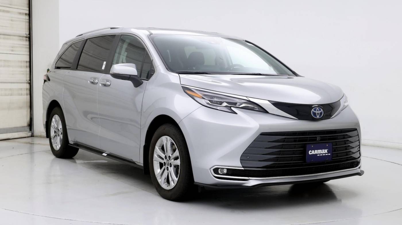 2023 Toyota Sienna Platinum — Minivan — 1,759 mi — Ellicott City, MD