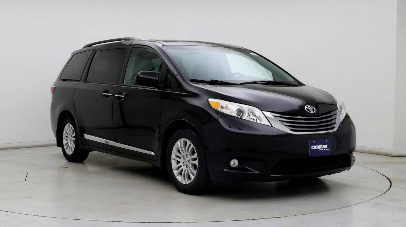 2017 Toyota Sienna XLE — Minivan — 31,792 mi — Fredericksburg, VA