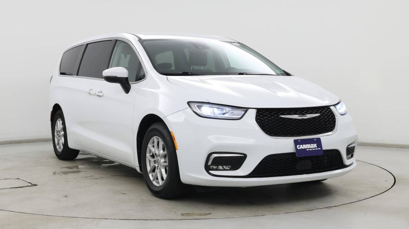 2023 Chrysler Pacifica Touring L — Minivan — 56,608 mi — Fredericksburg, VA
