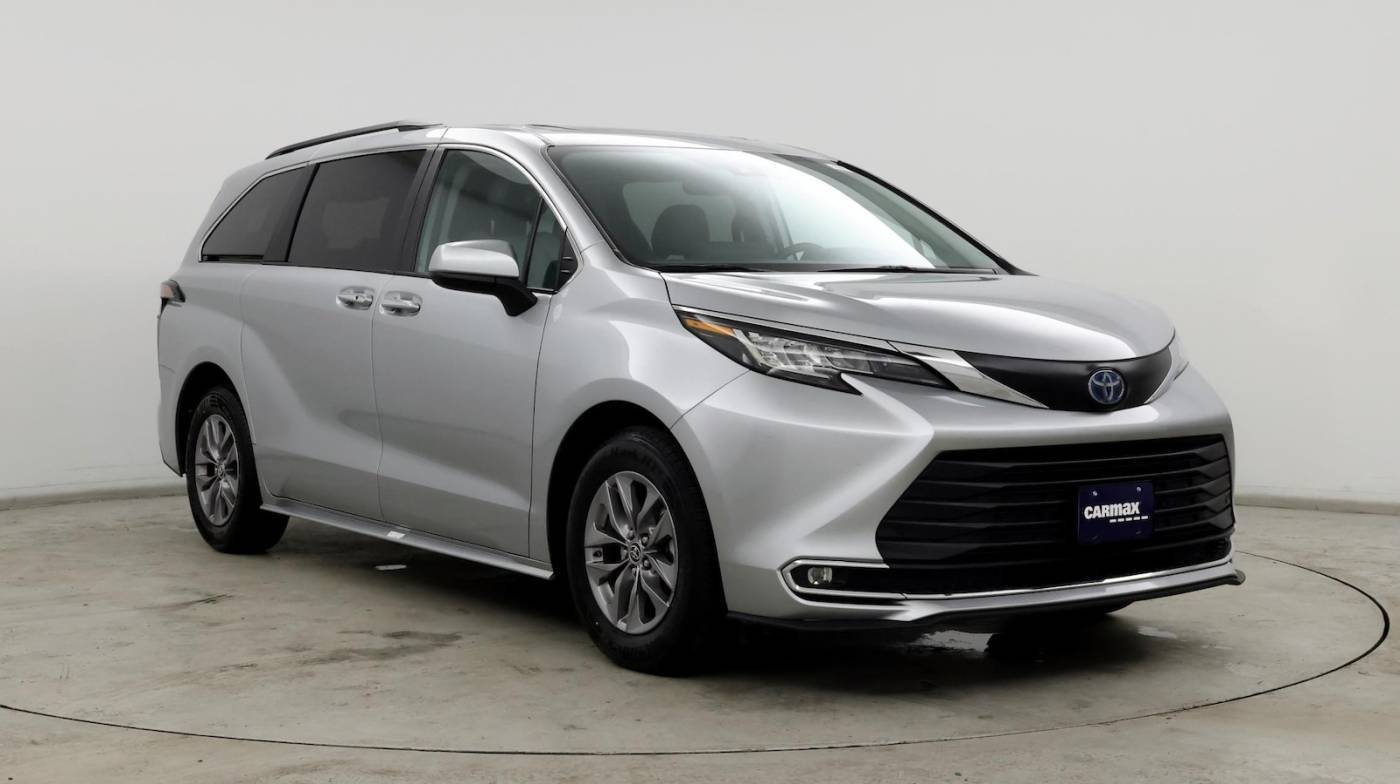 2023 Toyota Sienna XLE — Minivan — 43,736 mi — Fredericksburg, VA