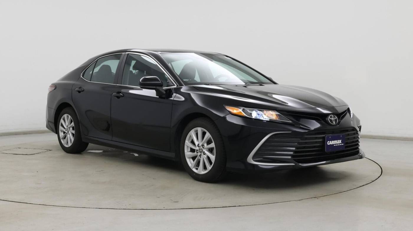2021 Toyota Camry LE — Sedan — 26,566 mi — Fredericksburg, VA