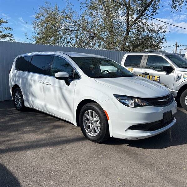 2022 Chrysler Voyager LX — Minivan — 32,354 mi — Albuquerque, NM