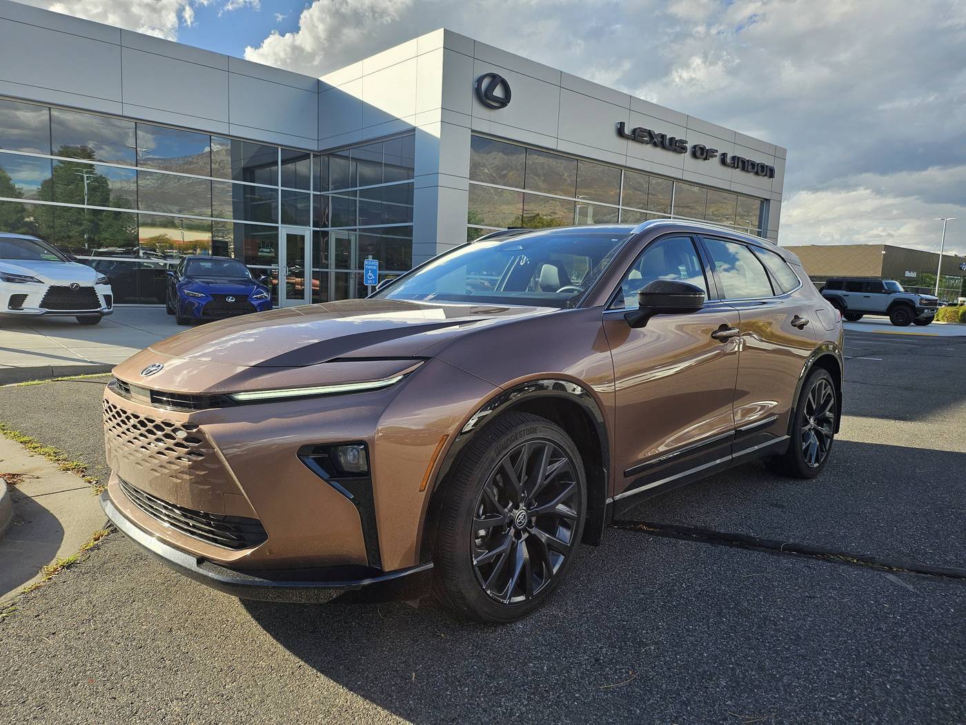 2025 Toyota Crown Signia Limited — SUV — 9,200 mi — Lindon, UT