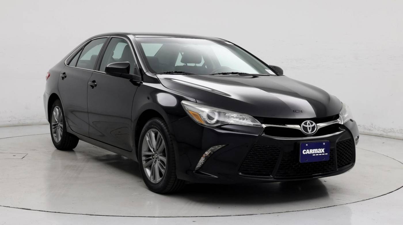 2017 Toyota Camry SE — Sedan — 70,756 mi — Fresno, CA